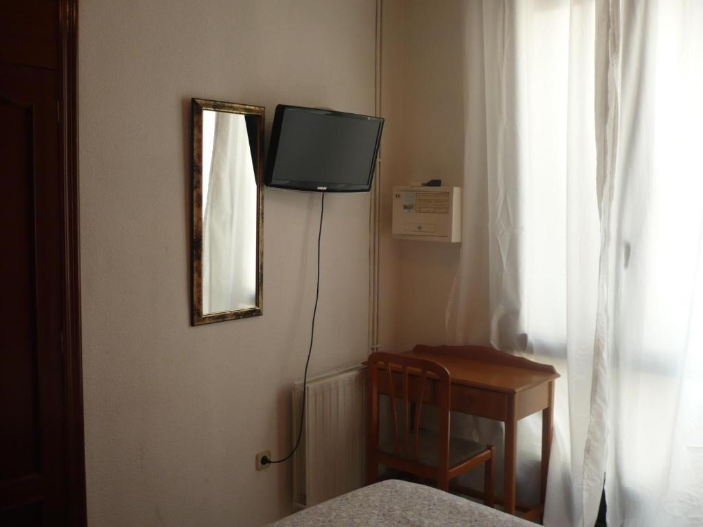 Fuencarral Kryse&Breogan Hotel Madrid Room photo